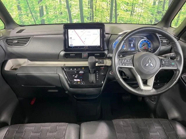 Mitsubishi DELICA MINI T　プレミアム photo 2