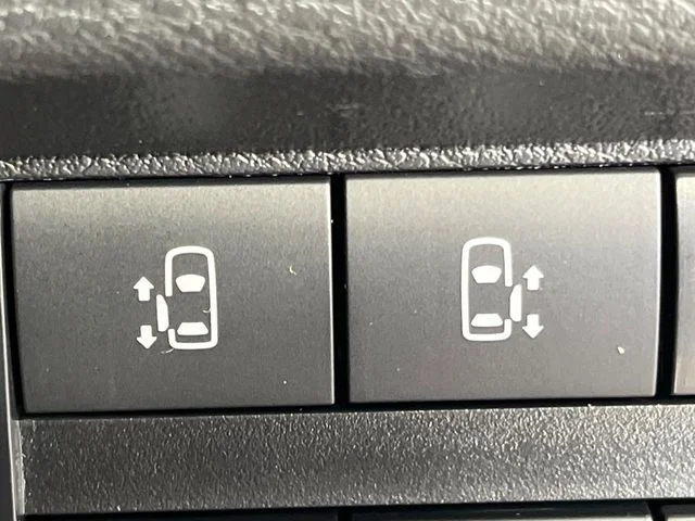 Mitsubishi DELICA MINI T　プレミアム photo 4