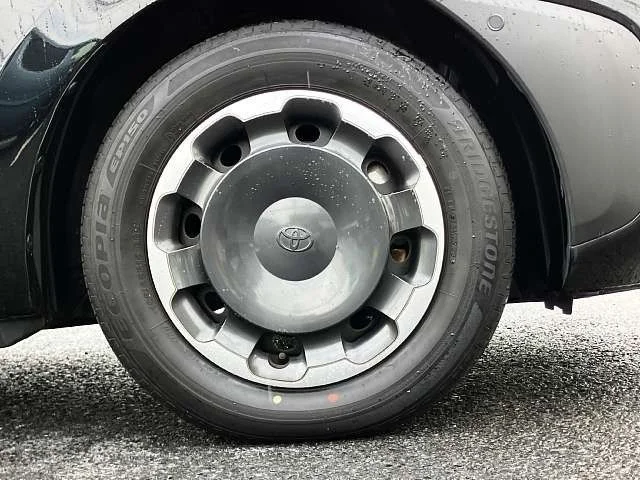 Toyota SIENTA HYBRID Z photo 4