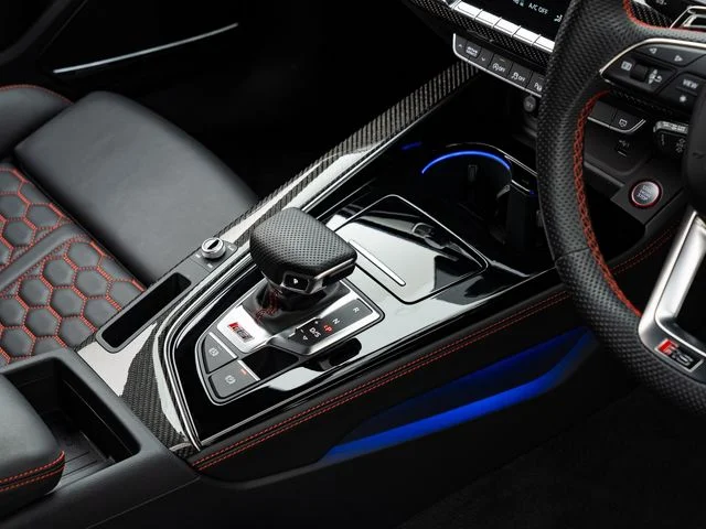 Audi AUDI RS4 AVANT 車検R10／4まで　パークアシストPKG photo 4