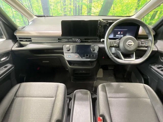 Nissan SERENA WG e−POWER　ハイウェイスター　V photo 2