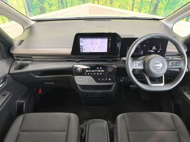 Nissan SERENA WG e−POWER　ハイウェイスター　V photo 2