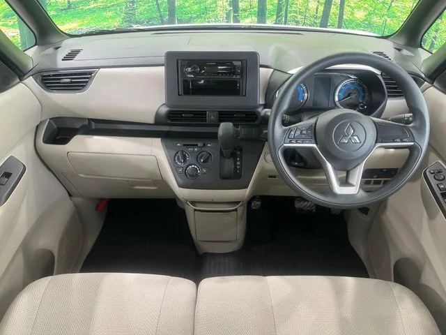 Mitsubishi eK SPACE M photo 2
