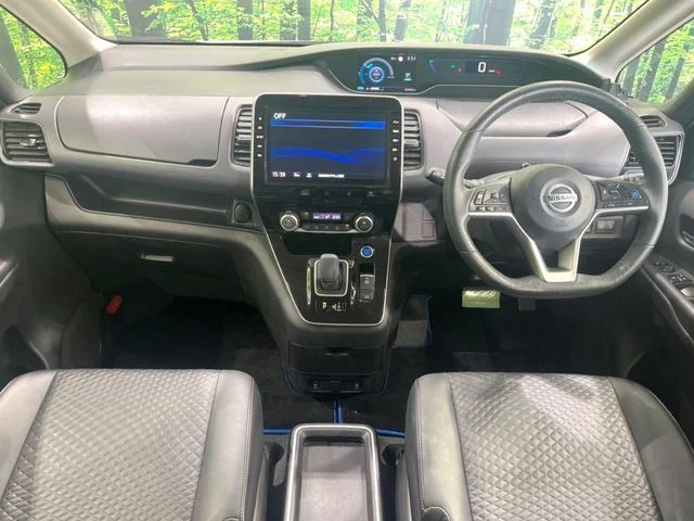Nissan SERENA WG e−POWER　ハイウェイスター　V photo 2
