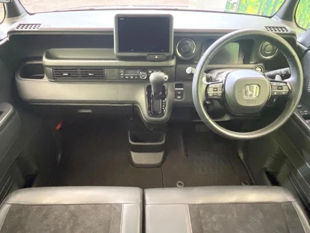 Honda N BOX CUSTOM ターボ photo 2