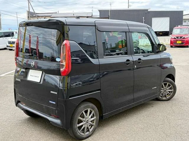 Nissan ROOX 4WD X photo 2