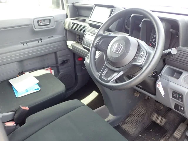 Honda N-VAN G photo 2