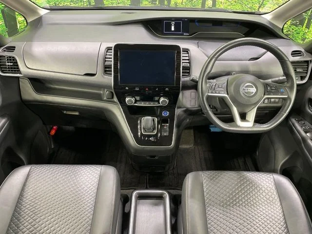 Nissan SERENA WG e−POWER　ハイウェイスター　V photo 2
