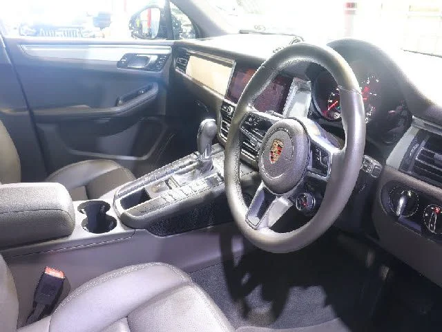 Porsche PORSCHE Macan ベースグレード photo 4