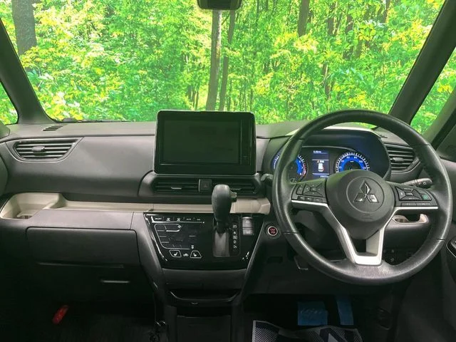 Mitsubishi DELICA MINI T　プレミアム photo 2