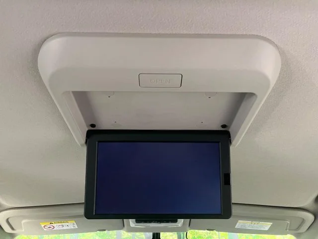 Nissan SERENA S-HYBRID ハイウェイスター　V photo 3