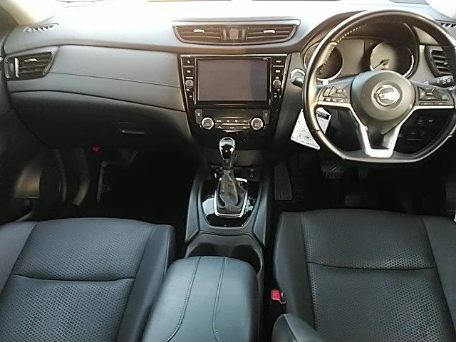 Nissan X-TRAIL 4WD 20Xi　Vセレクション photo 2