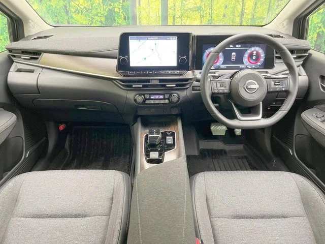 Nissan AURA G photo 2