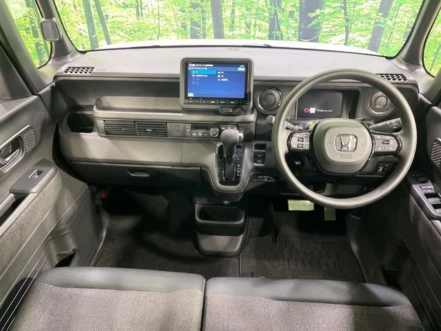 Honda N BOX CUSTOM 4WD ベースグレード photo 2