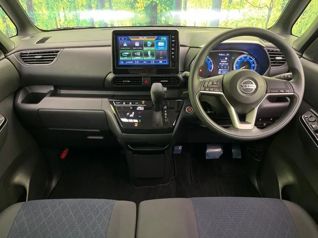 Nissan ROOX ハイウェイスターX photo 2
