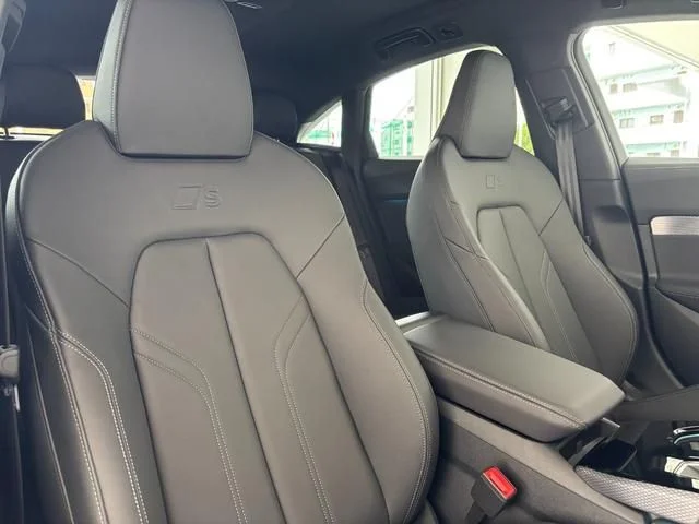 Audi AUDI A5 Sedan TFSI　クワトロ　Sライン photo 4