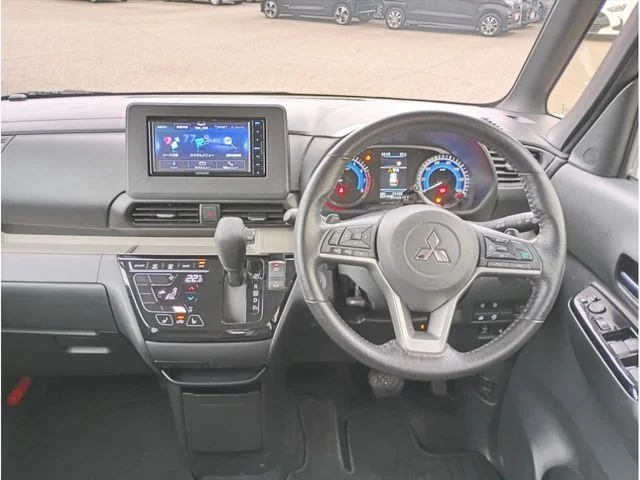 Mitsubishi DELICA MINI T　プレミアム photo 2