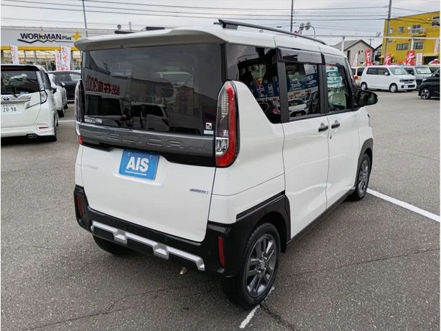 Mitsubishi DELICA MINI T　プレミアム photo 3