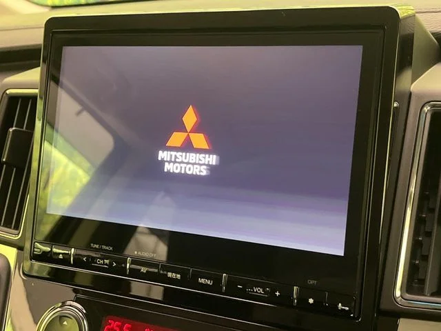 Mitsubishi DELICA D:5 4WD P photo 3