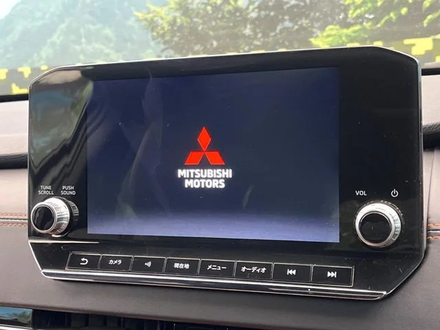 Mitsubishi OUTLANDER PHEV P photo 3