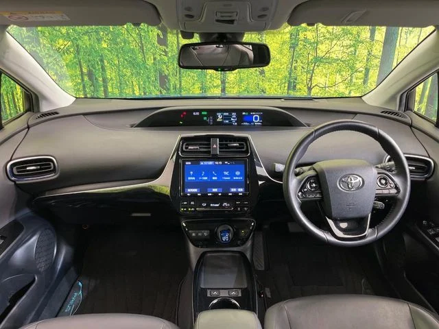 Toyota PRIUS A　ツーリングセレクション photo 2