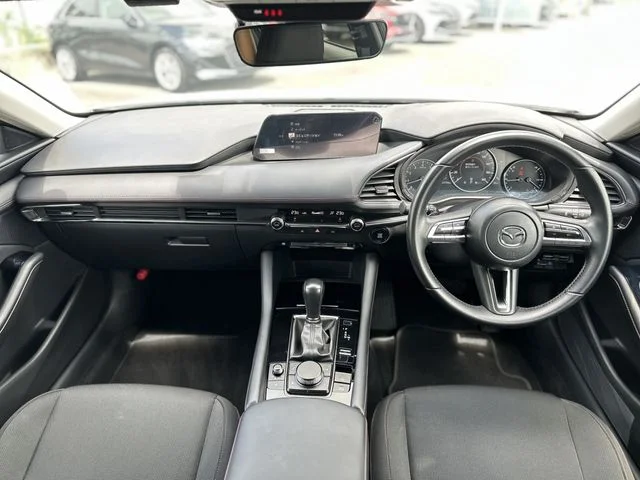 Mazda MAZDA3 SEDAN 20S　ブラックトーンエディション photo 2
