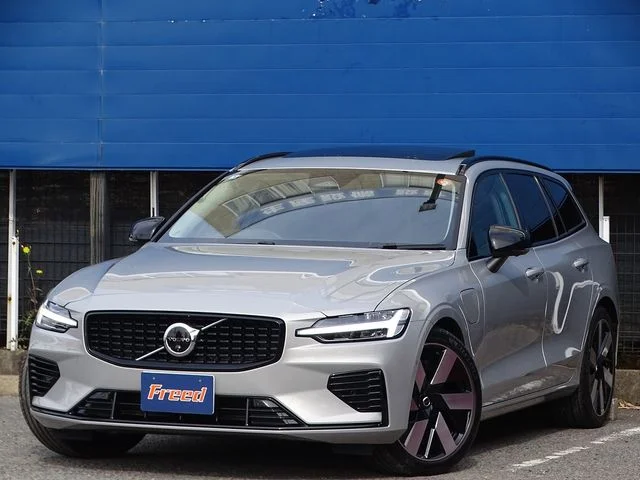 Volvo VOLVO V60 ウルトラ　T6　AWD　プラグインHV 2025