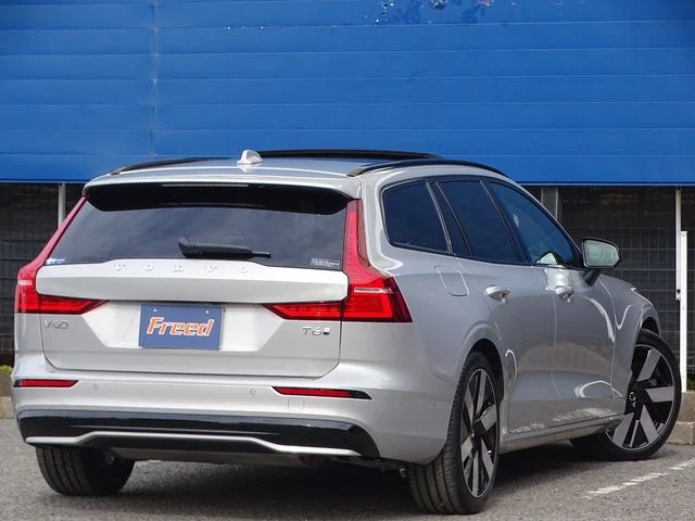 Volvo VOLVO V60 ウルトラ　T6　AWD　プラグインHV photo 2