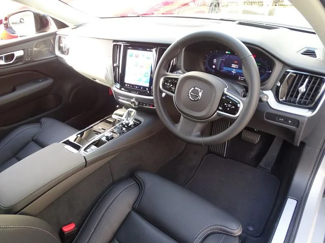 Volvo VOLVO V60 ウルトラ　T6　AWD　プラグインHV photo 3