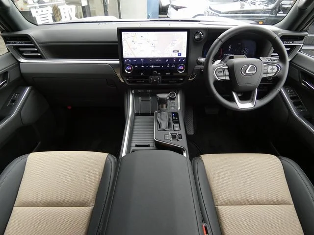 Toyota LEXUS GX550 オーバートレイルプラス photo 3