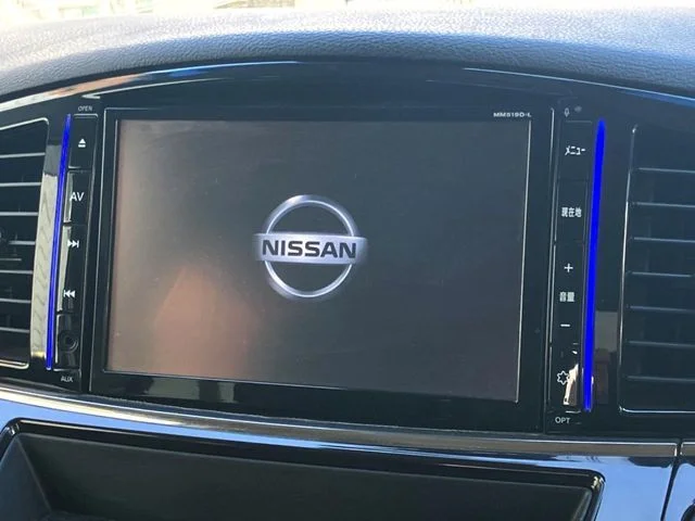 Nissan ELGRAND 250ハイウェイスターS　アーバンクロム photo 3