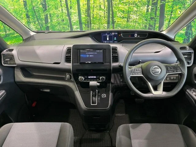Nissan SERENA S-HYBRID XV photo 2