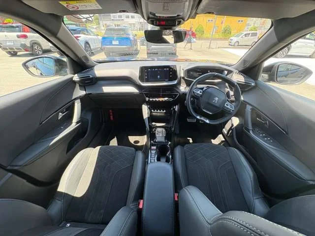 Peugeot PEUGEOT 2008 GT　ブルーHDi photo 4