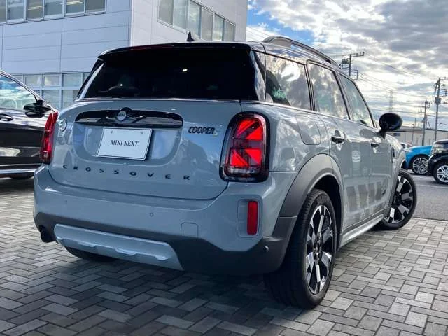 Bmw MINI COOPER S E CROSSOVER アンテイムド　エディション　オール4 photo 3