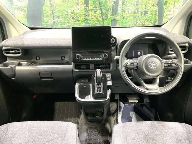 Toyota SIENTA HYBRID Z photo 2
