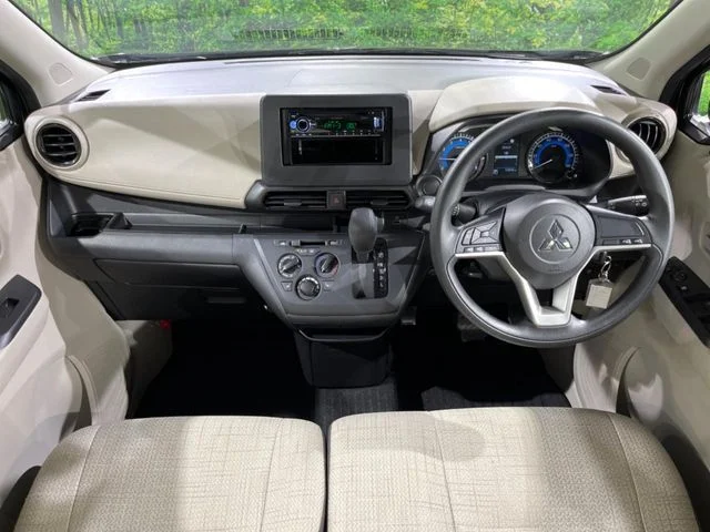 Mitsubishi eK WAGON M photo 2