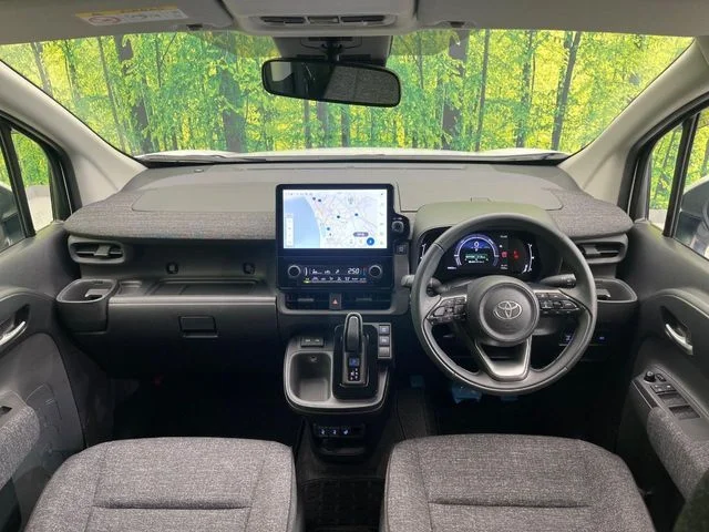 Toyota SIENTA HYBRID Z photo 2