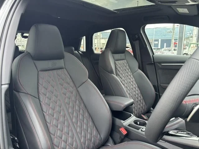 Audi AUDI S3 SPORTBACK ベースグレード photo 4