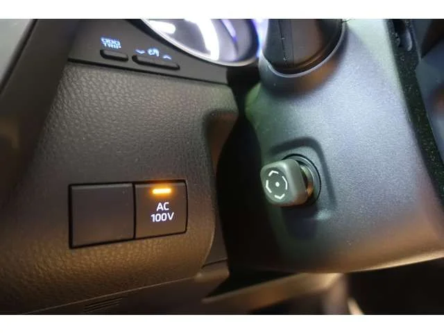 Toyota CAMRY HYBRID WS photo 3