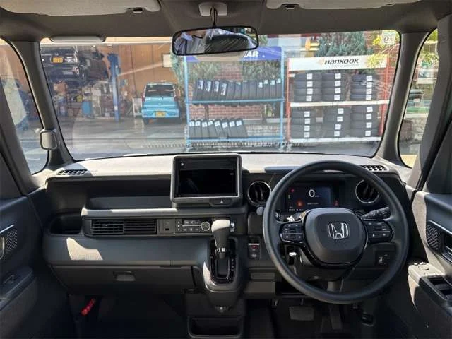 Honda N BOX CUSTOM ベースグレード photo 2