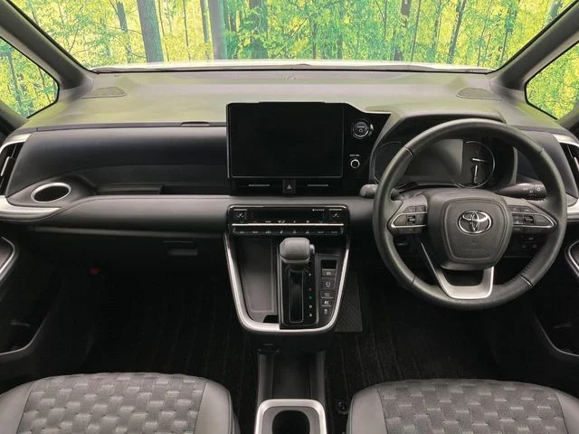 Toyota VOXY HYBRID S−Z photo 2
