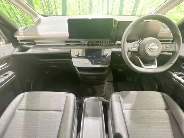 Nissan SERENA WG e−POWER　ハイウェイスター　V photo 2