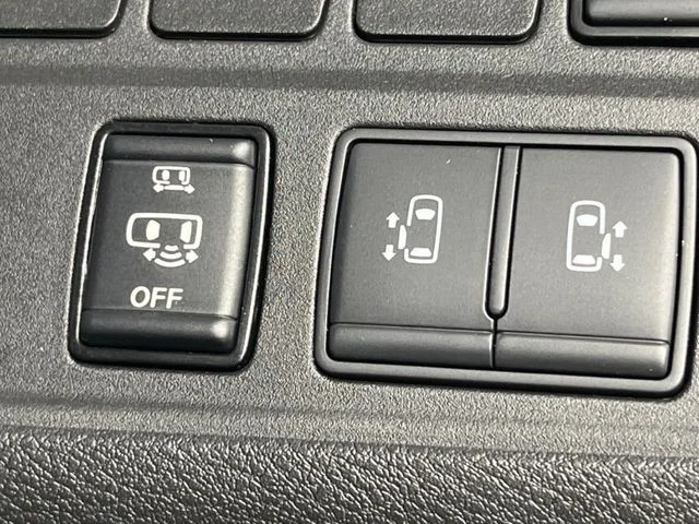 Nissan SERENA WG e−POWER　ハイウェイスター　V photo 3