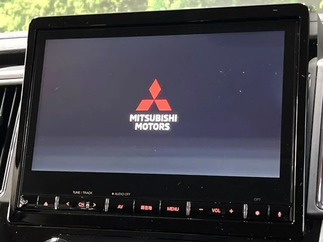 Mitsubishi DELICA D:5 4WD P photo 3