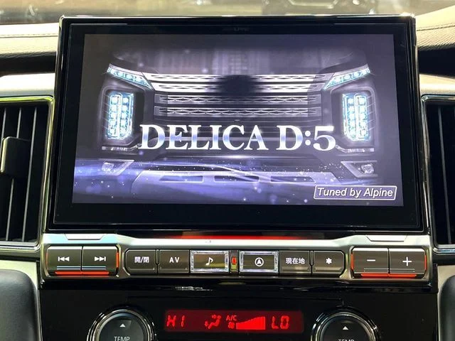 Mitsubishi DELICA D:5 4WD P photo 3
