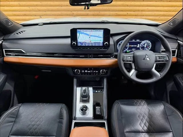 Mitsubishi OUTLANDER PHEV P photo 2