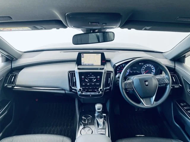 Toyota CROWN sedan B photo 2