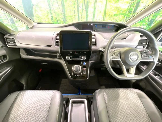 Nissan SERENA WG e−POWER　ハイウェイスター　V photo 2