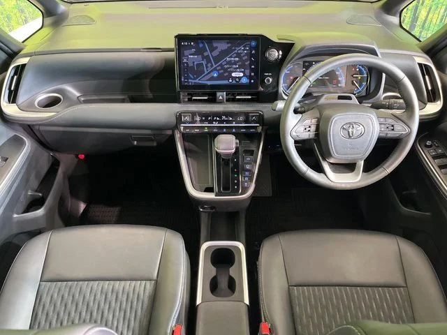 Toyota NOAH HYBRID ハイブリッド　S−Z photo 2