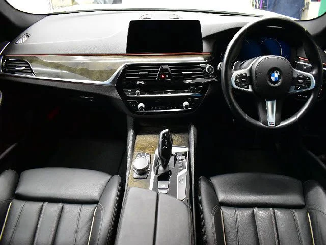 Bmw BMW 5series sedan 523i　Mスポーツ photo 2